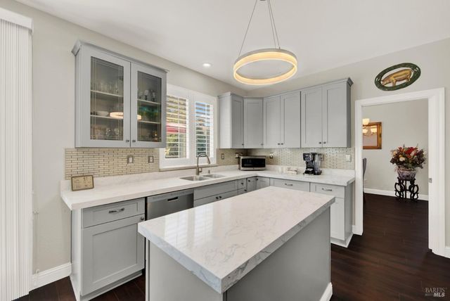 413 Crownpointe Cir, Vacaville, CA 95687