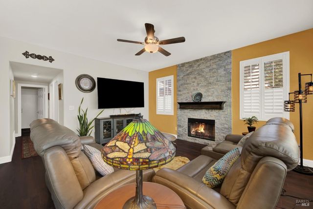 413 Crownpointe Cir, Vacaville, CA 95687