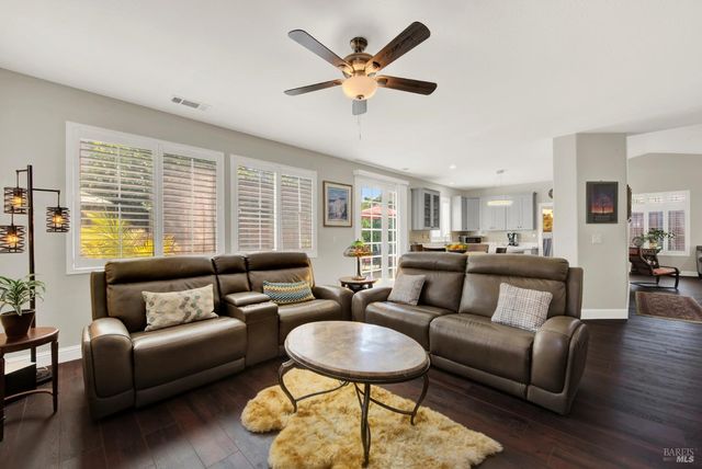 413 Crownpointe Cir, Vacaville, CA 95687
