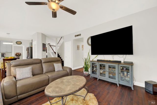 413 Crownpointe Cir, Vacaville, CA 95687