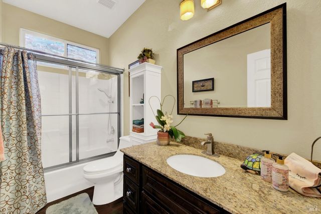 413 Crownpointe Cir, Vacaville, CA 95687