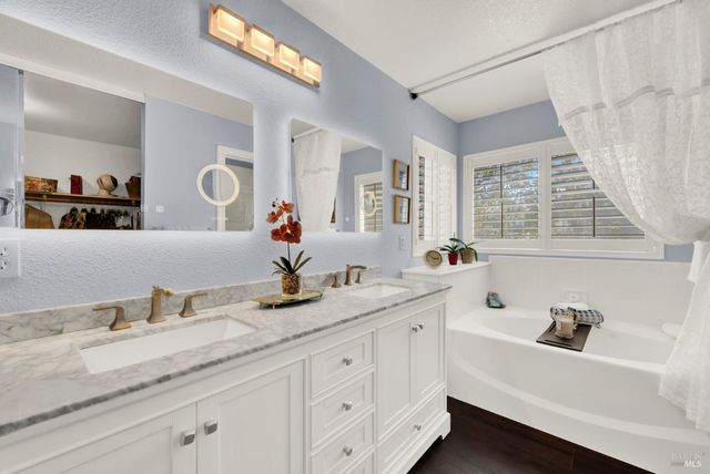 413 Crownpointe Cir, Vacaville, CA 95687
