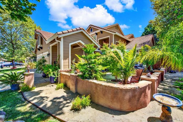 413 Crownpointe Cir, Vacaville, CA 95687