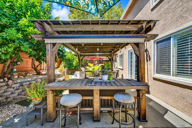 413 Crownpointe Cir, Vacaville, CA 95687