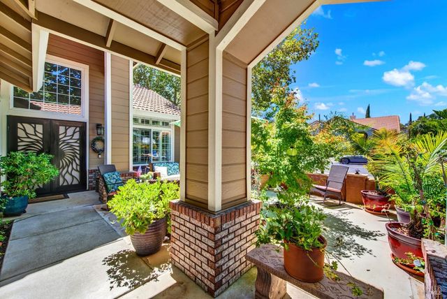 413 Crownpointe Cir, Vacaville, CA 95687