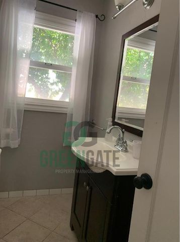 211 Virginia Ave, Modesto, CA 95354
