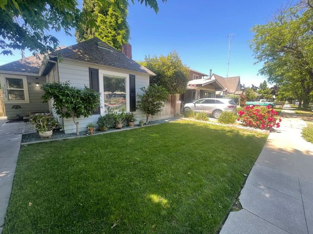 211 Virginia Ave, Modesto, CA 95354