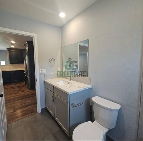 211 Virginia Ave, Modesto, CA 95354