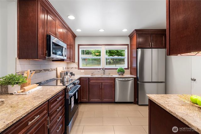 1250 NE 188th Street, Shoreline, WA 98155