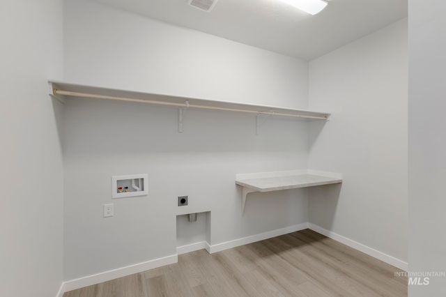 7071 E Amber Springs St, Nampa, ID 83687