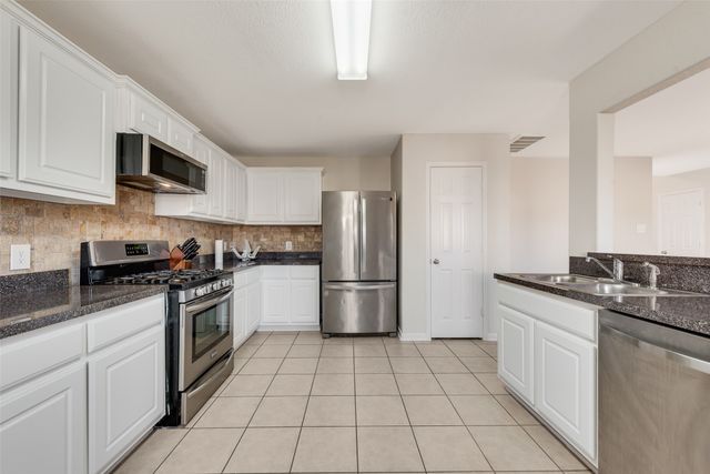 508 Misty Mountain Drive, Fort Worth, TX 76140