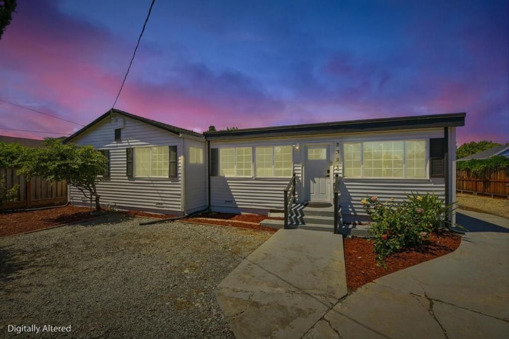 Image 1 of property listing at 2383 Menalto Avenue, East Palo Alto, CA 94303