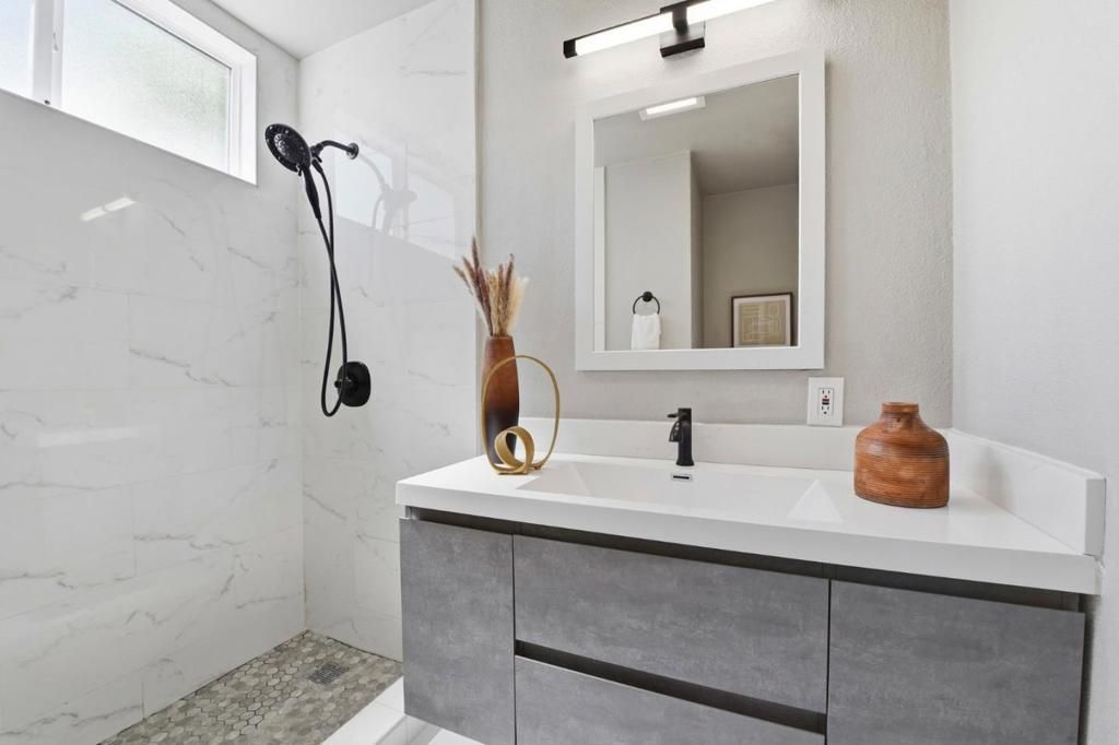 Image 26 of property listing at 2383 Menalto Avenue, East Palo Alto, CA 94303