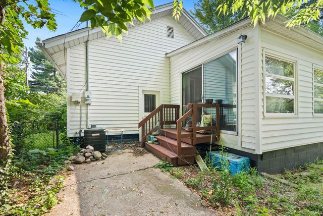 921 Emmett Lane, Fort Wayne, IN 46805