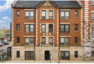 3345 N Marshfield Avenue 202, Chicago, IL 60657