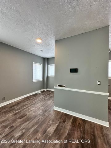 600 E Cavanaugh Road, Lansing, MI 48910