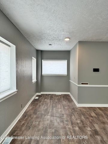 600 E Cavanaugh Road, Lansing, MI 48910