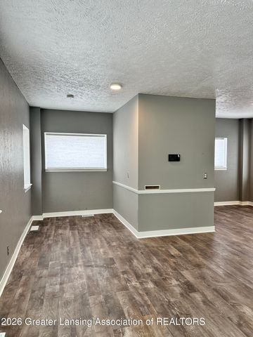 600 E Cavanaugh Road, Lansing, MI 48910