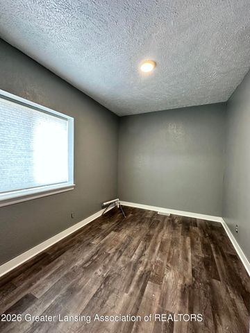 600 E Cavanaugh Road, Lansing, MI 48910