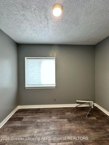 600 E Cavanaugh Road, Lansing, MI 48910