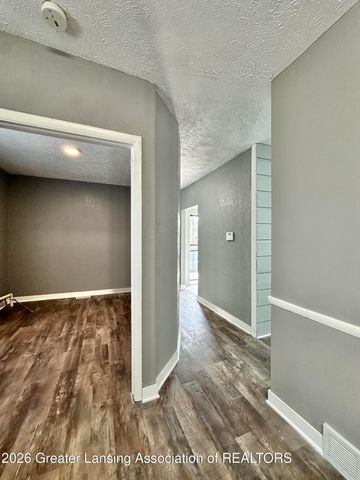 600 E Cavanaugh Road, Lansing, MI 48910