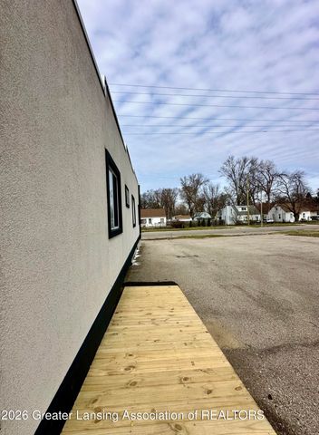 600 E Cavanaugh Road, Lansing, MI 48910