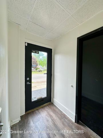 600 E Cavanaugh Road, Lansing, MI 48910
