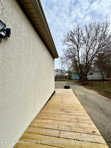 600 E Cavanaugh Road, Lansing, MI 48910