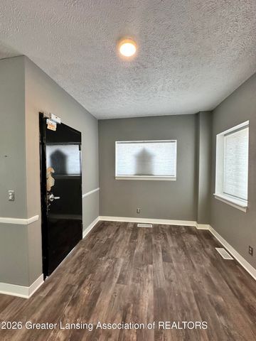 600 E Cavanaugh Road, Lansing, MI 48910