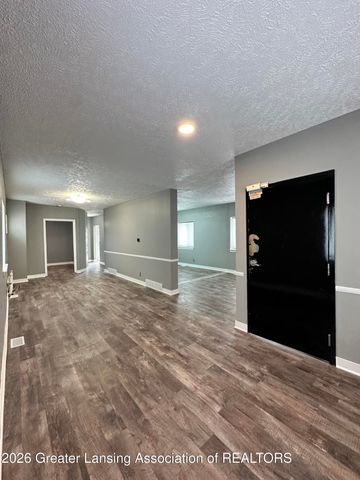 600 E Cavanaugh Road, Lansing, MI 48910