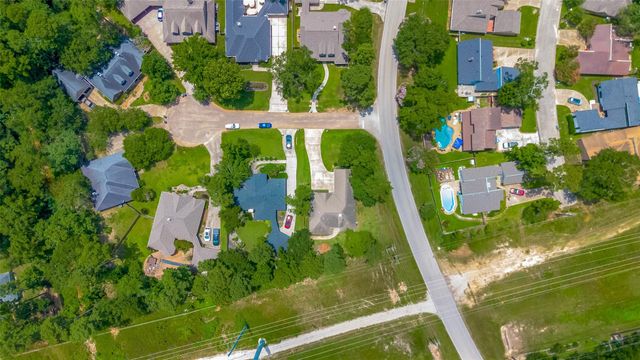 711 Stonewall Jackson Court, Conroe, TX 77302