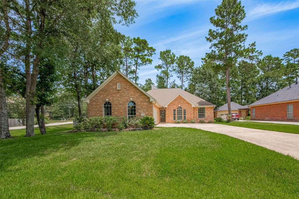 711 Stonewall Jackson Court, Conroe, TX 77302