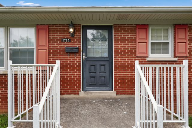 1715 Harrogate Road, Lexington, KY 40505