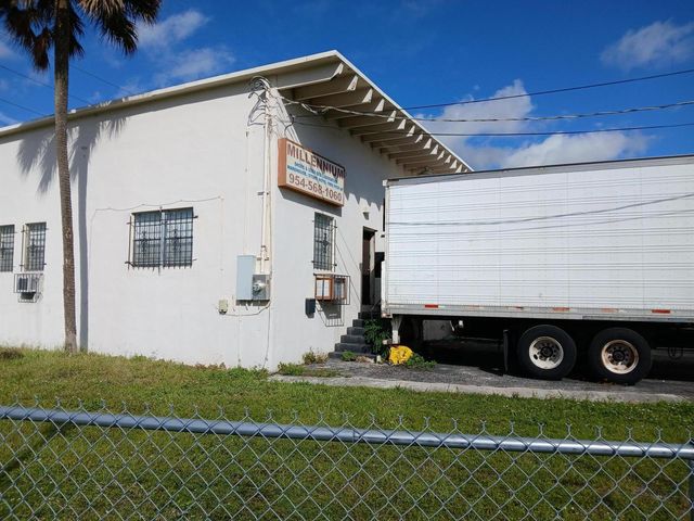 5 NW 3rd Avenue, Dania Beach, FL 33004