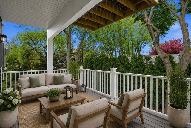 60 Bloor, Warwick, RI 02889