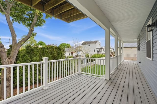60 Bloor, Warwick, RI 02889