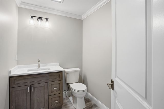 60 Bloor, Warwick, RI 02889