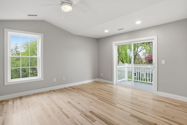 60 Bloor, Warwick, RI 02889