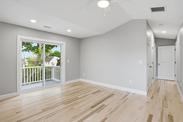 60 Bloor, Warwick, RI 02889