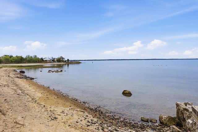 60 Bloor, Warwick, RI 02889