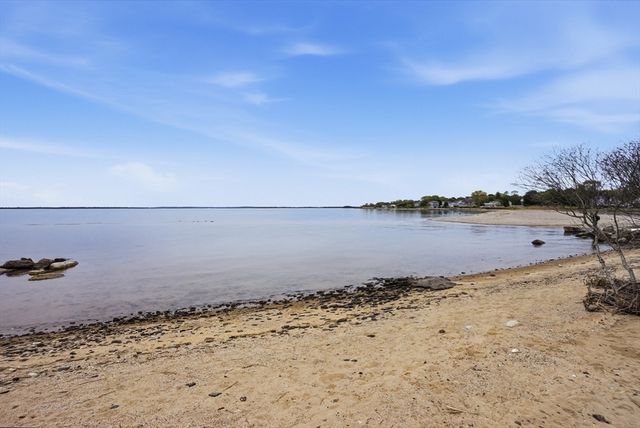 60 Bloor, Warwick, RI 02889
