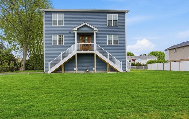 60 Bloor, Warwick, RI 02889