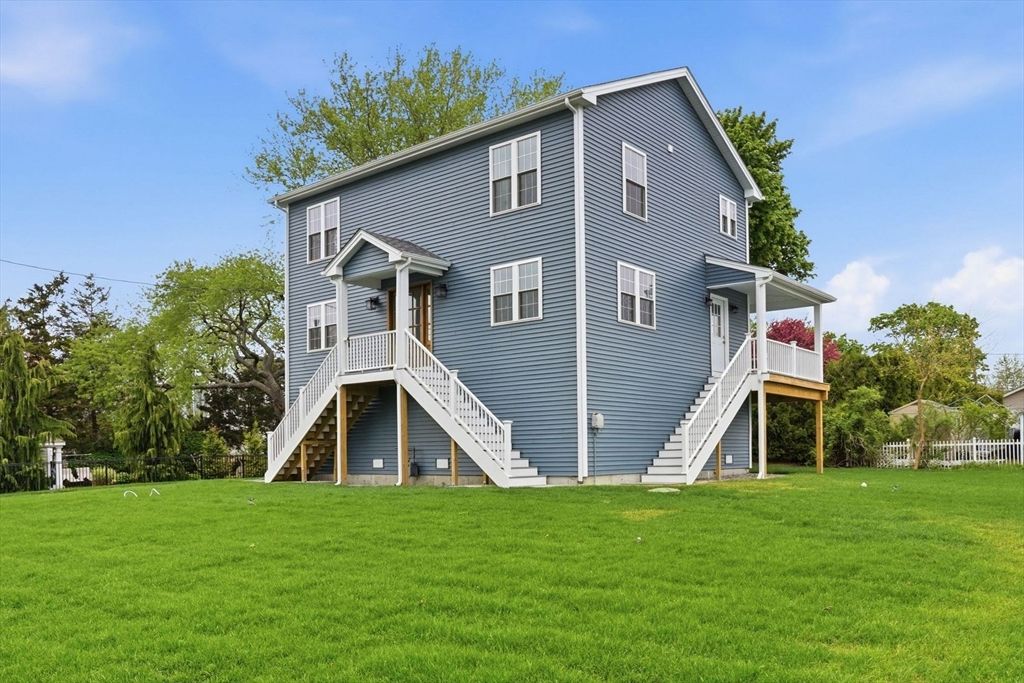 60 Bloor, Warwick, RI 02889