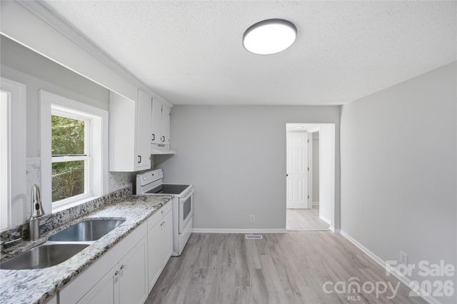 15 Meadowview Avenue, Concord, NC 28027