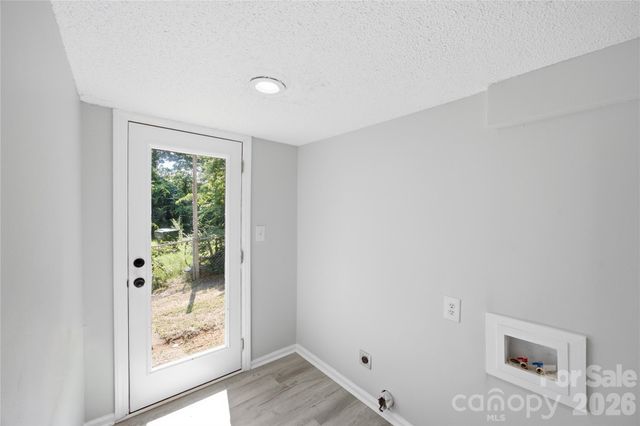 15 Meadowview Avenue, Concord, NC 28027