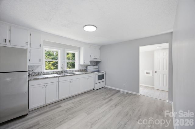 15 Meadowview Avenue, Concord, NC 28027