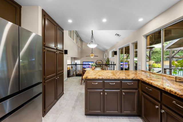 2930 Violet Dr, West Sacramento, CA 95691