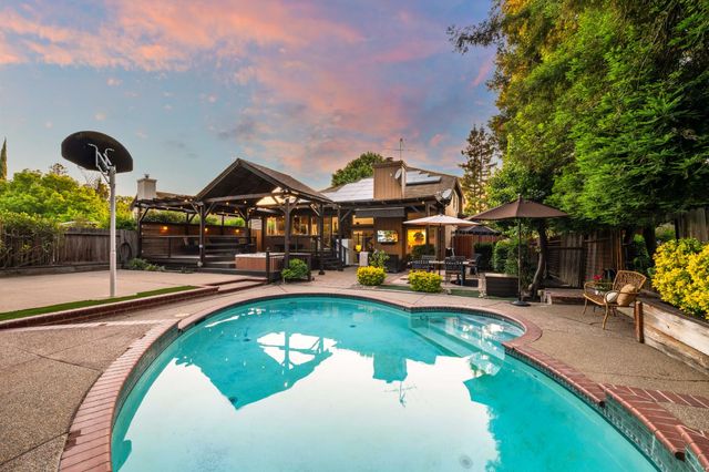 2930 Violet Dr, West Sacramento, CA 95691