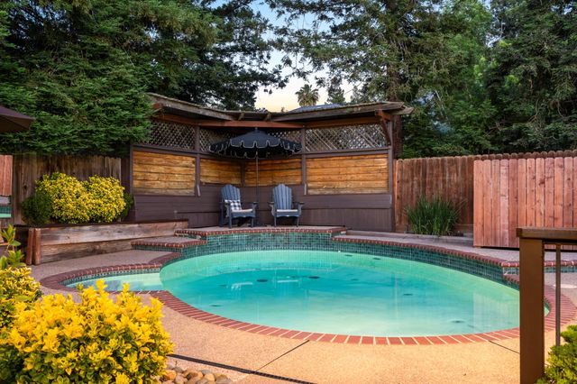 2930 Violet Dr, West Sacramento, CA 95691