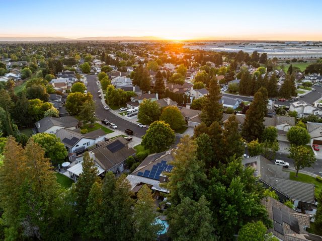 2930 Violet Dr, West Sacramento, CA 95691